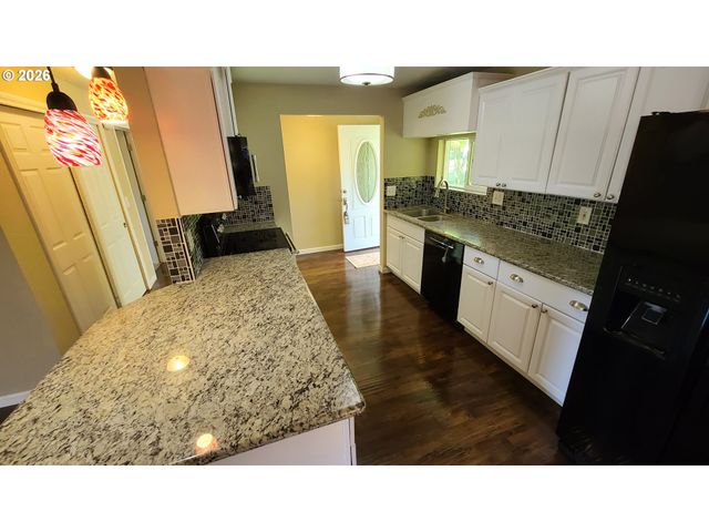 1022 K St, Washougal, WA 98671