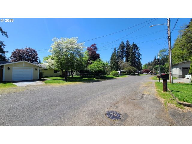 1022 K St, Washougal, WA 98671