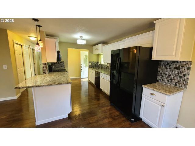 1022 K St, Washougal, WA 98671