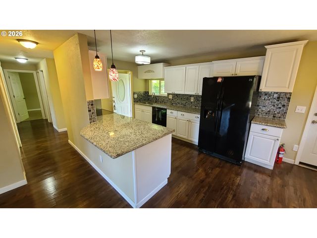 1022 K St, Washougal, WA 98671