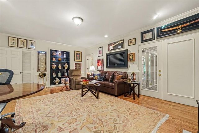 3685 Peachtree Road Northeast 16, Atlanta, GA 30319
