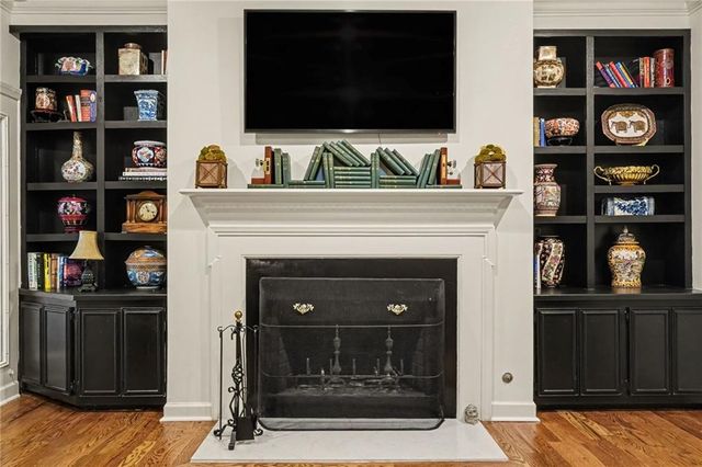 3685 Peachtree Road Northeast 16, Atlanta, GA 30319