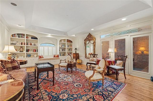 3685 Peachtree Road Northeast 16, Atlanta, GA 30319