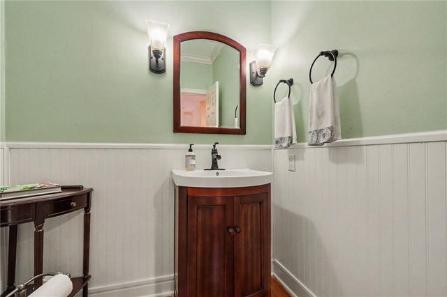 3685 Peachtree Road Northeast 16, Atlanta, GA 30319