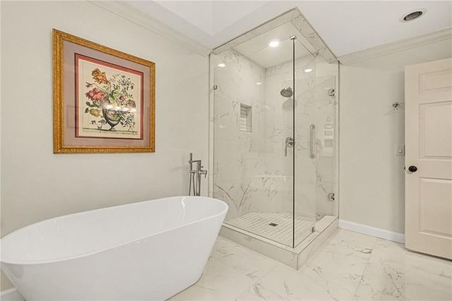 3685 Peachtree Road Northeast 16, Atlanta, GA 30319