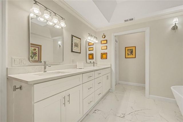 3685 Peachtree Road Northeast 16, Atlanta, GA 30319