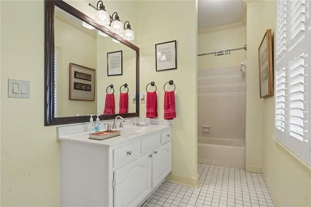 3685 Peachtree Road Northeast 16, Atlanta, GA 30319