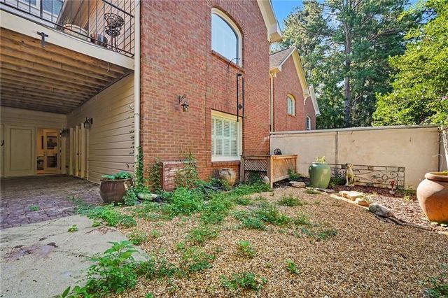 3685 Peachtree Road Northeast 16, Atlanta, GA 30319