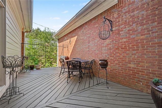 3685 Peachtree Road Northeast 16, Atlanta, GA 30319