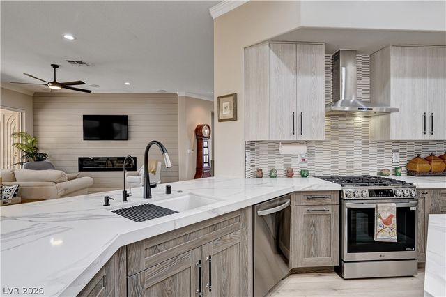 2831 Somerset Springs Drive, Henderson, NV 89052