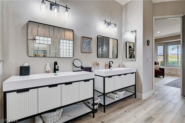 2831 Somerset Springs Drive, Henderson, NV 89052