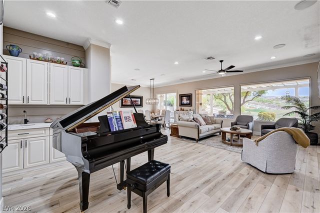 2831 Somerset Springs Drive, Henderson, NV 89052