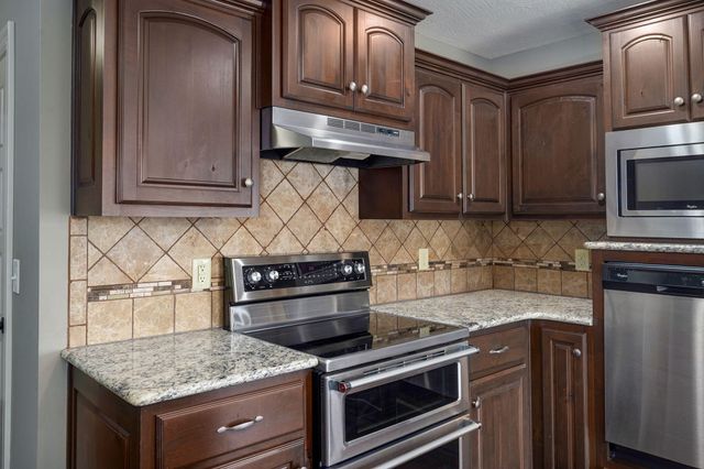 1542 S Antietam Road, Republic, MO 65738