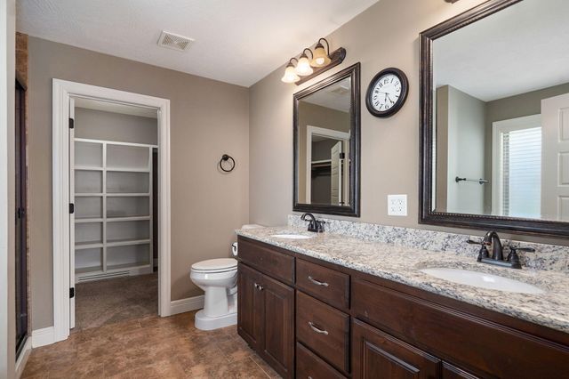 1542 S Antietam Road, Republic, MO 65738