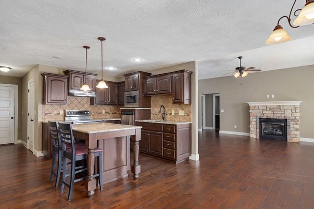 1542 S Antietam Road, Republic, MO 65738