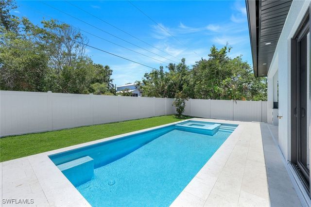 1312 Trail Terrace DR, Naples, FL 34103