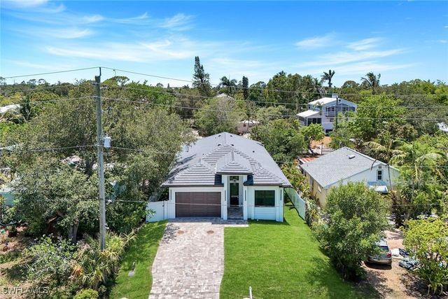 1312 Trail Terrace DR, Naples, FL 34103