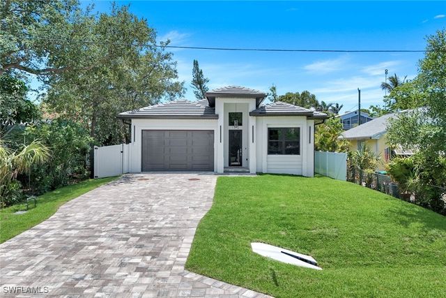 1312 Trail Terrace DR, Naples, FL 34103