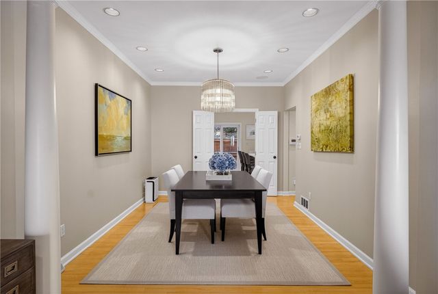 136 N Woodland Rd, Shadyside, PA 15232