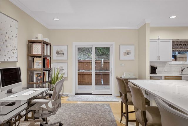 136 N Woodland Rd, Shadyside, PA 15232