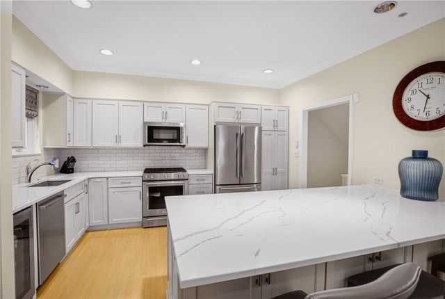136 N Woodland Rd, Shadyside, PA 15232