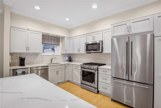 136 N Woodland Rd, Shadyside, PA 15232
