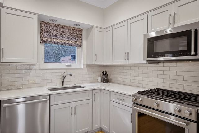 136 N Woodland Rd, Shadyside, PA 15232