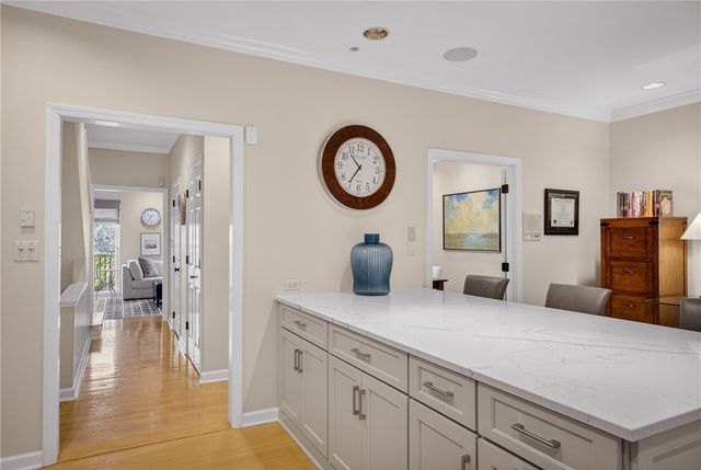 136 N Woodland Rd, Shadyside, PA 15232