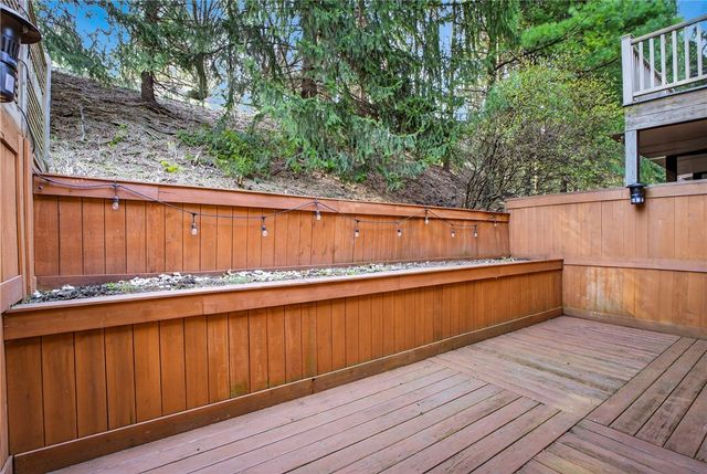 136 N Woodland Rd, Shadyside, PA 15232