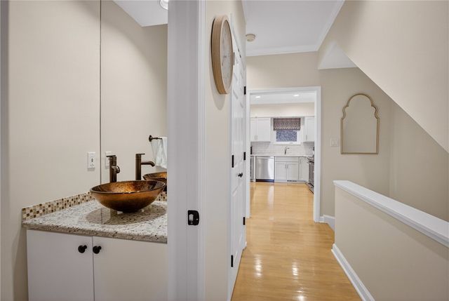 136 N Woodland Rd, Shadyside, PA 15232