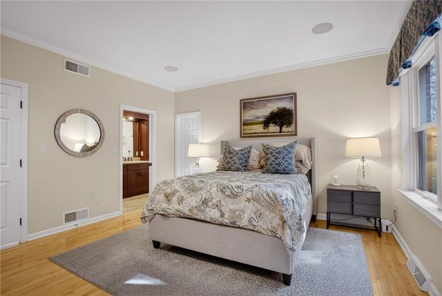 136 N Woodland Rd, Shadyside, PA 15232
