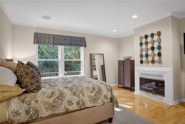 136 N Woodland Rd, Shadyside, PA 15232
