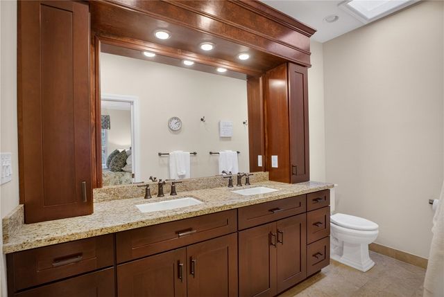 136 N Woodland Rd, Shadyside, PA 15232
