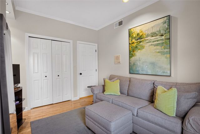 136 N Woodland Rd, Shadyside, PA 15232