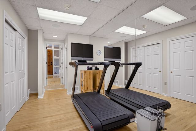 136 N Woodland Rd, Shadyside, PA 15232