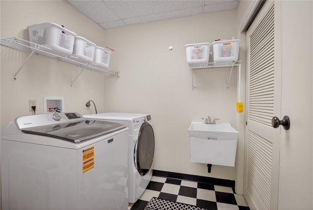 136 N Woodland Rd, Shadyside, PA 15232