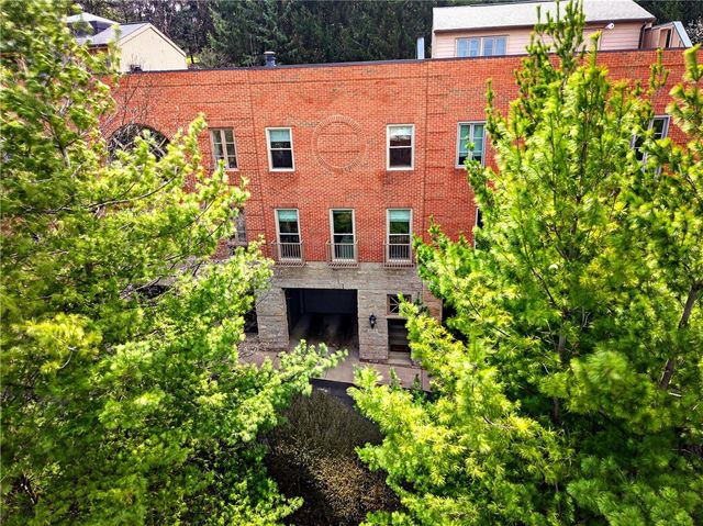 136 N Woodland Rd, Shadyside, PA 15232
