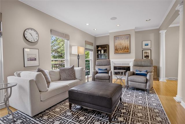136 N Woodland Rd, Shadyside, PA 15232