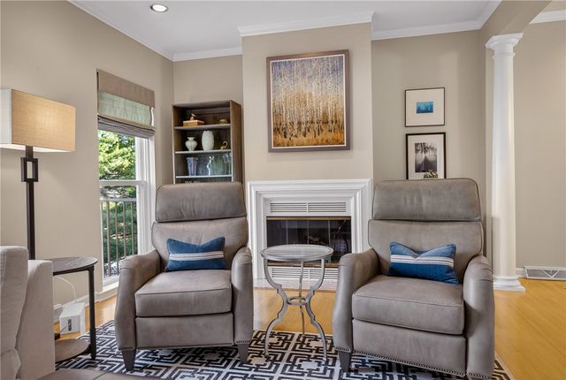 136 N Woodland Rd, Shadyside, PA 15232