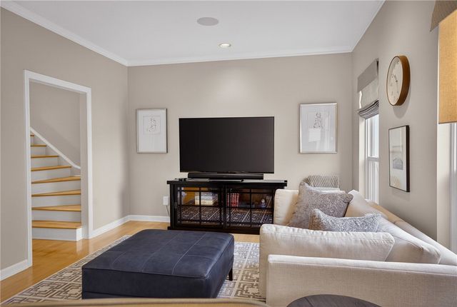 136 N Woodland Rd, Shadyside, PA 15232