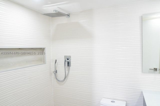 220 SW 9th Ave 306, Hallandale Beach, FL 33009