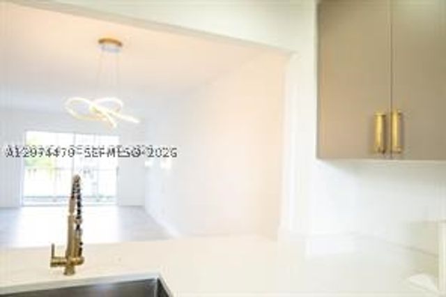 220 SW 9th Ave 306, Hallandale Beach, FL 33009
