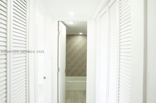 220 SW 9th Ave 306, Hallandale Beach, FL 33009