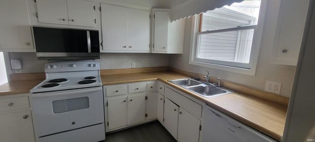 914 N 9th Street, Vincennes, IN 47591