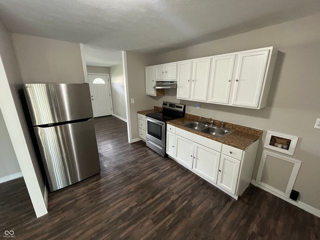 3831 Bennett Drive, Indianapolis, IN 46254