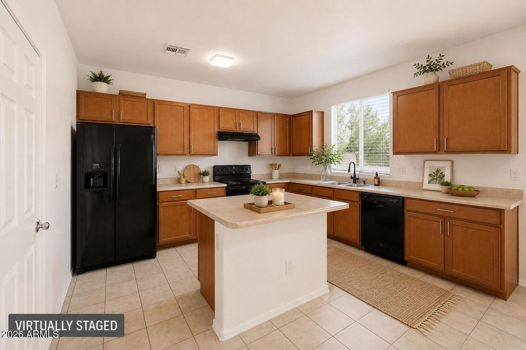 7129 W SOLANO Drive N, Glendale, AZ 85303 — exterior