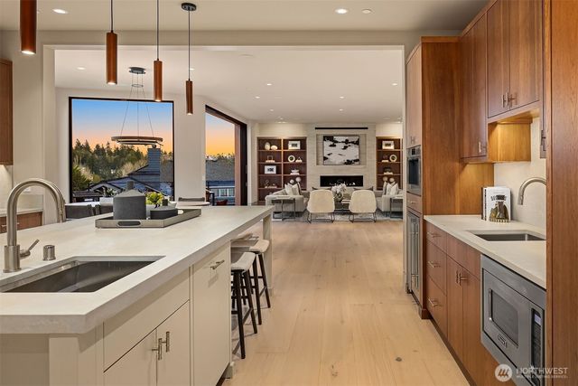 9630 SE 5th Street, Bellevue, WA 98004