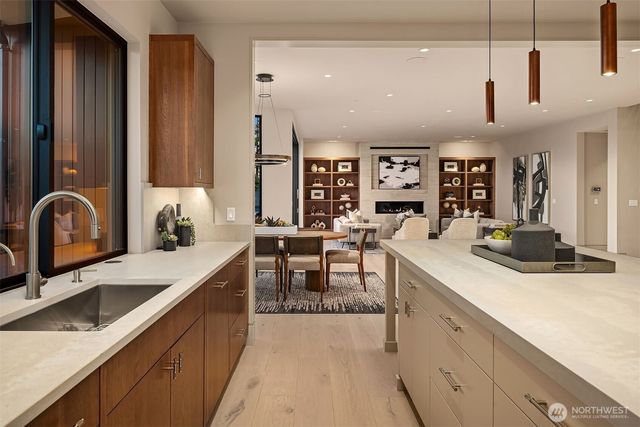 9630 SE 5th Street, Bellevue, WA 98004