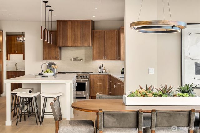 9630 SE 5th Street, Bellevue, WA 98004