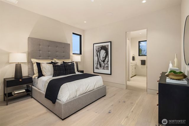 9630 SE 5th Street, Bellevue, WA 98004